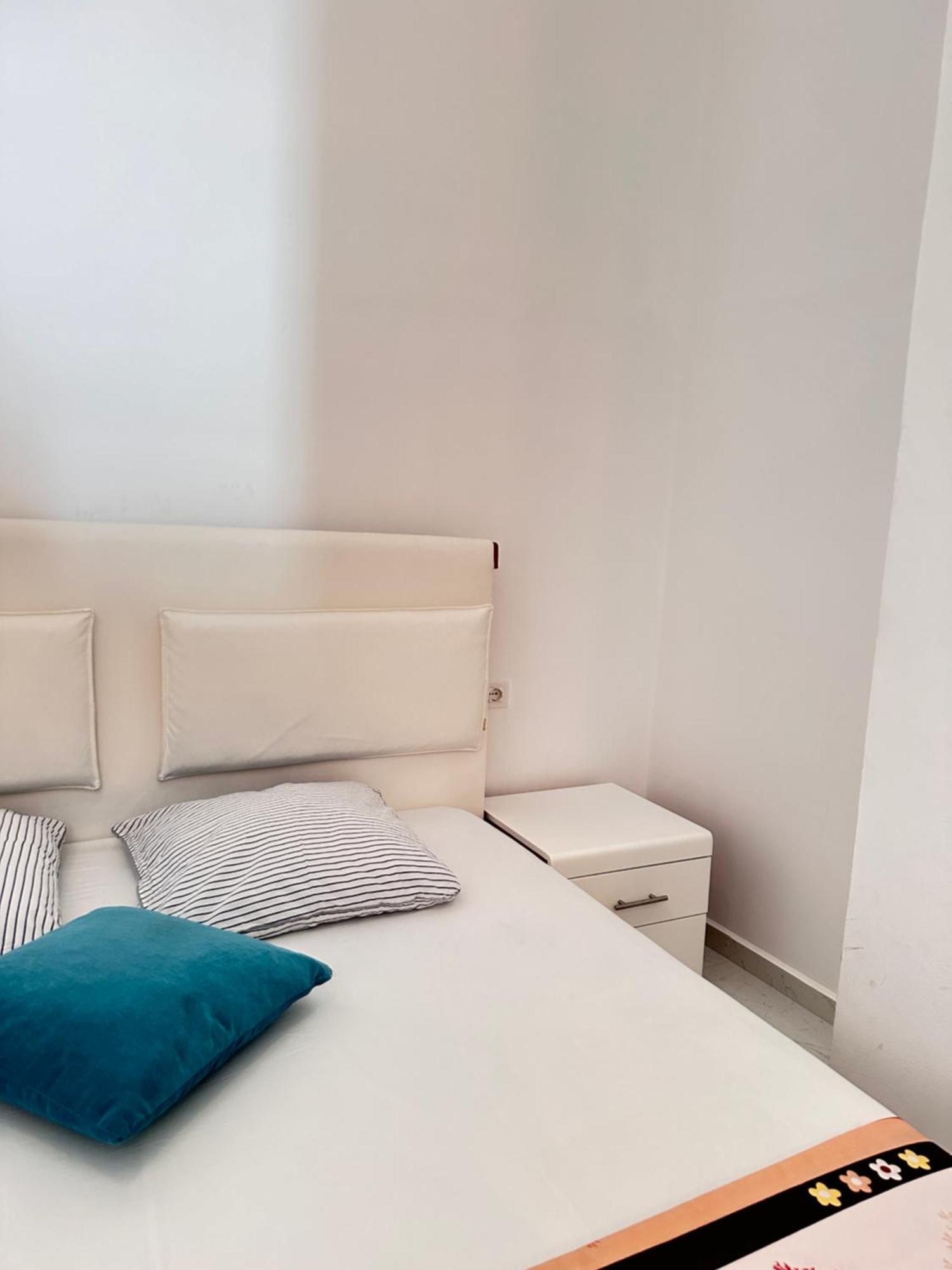 The Hill Sea View Apartment Sarande Exterior photo